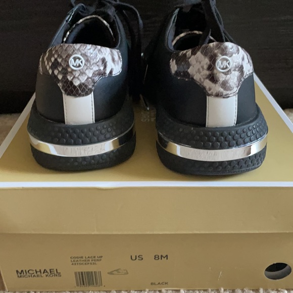 Michael Kors Sneaker - Picture 3 of 4